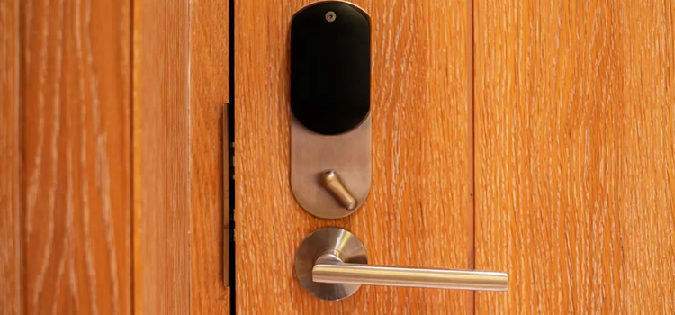 Automatic Locking Door Knob Tracy